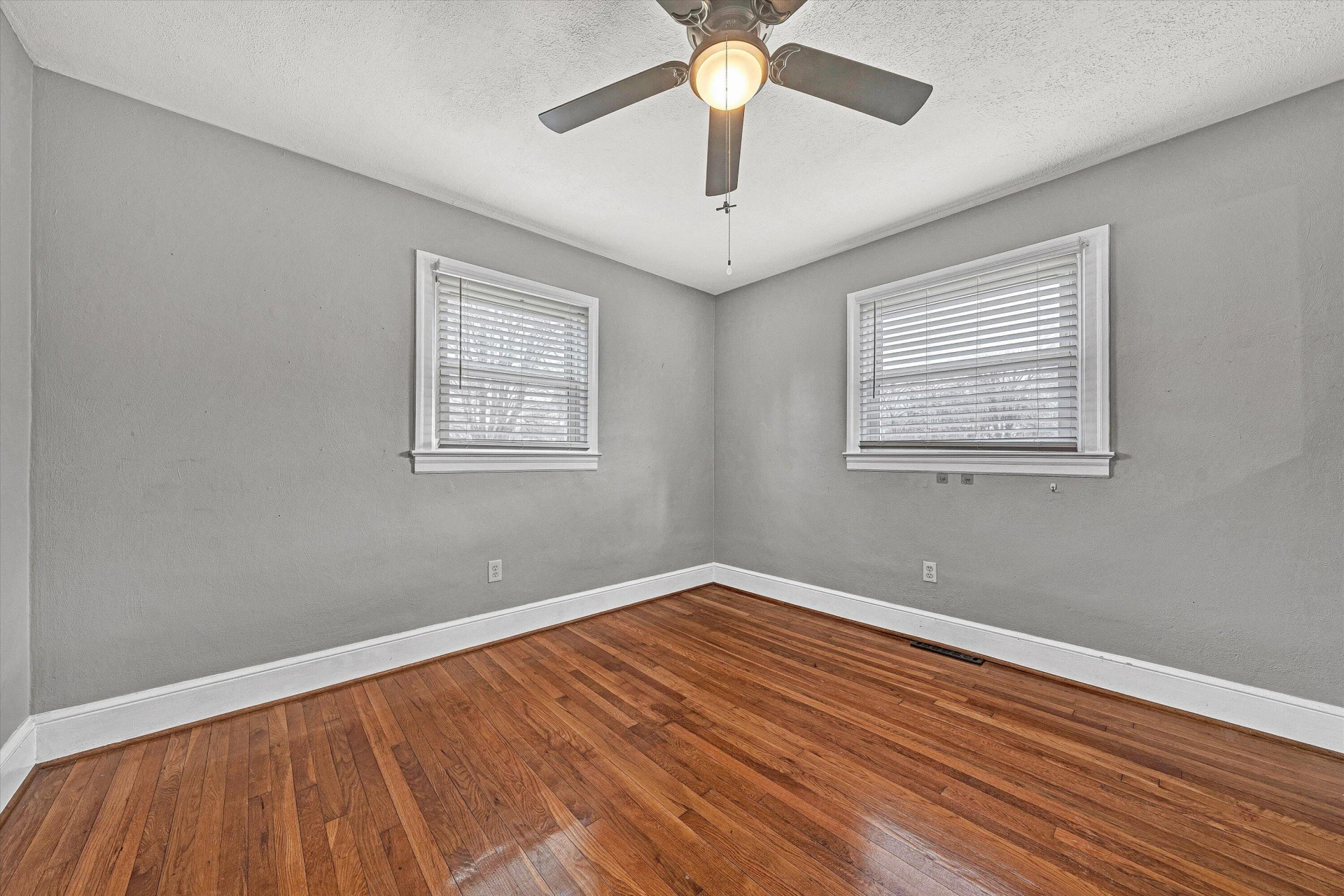 280 Oak St ST - Photo 12