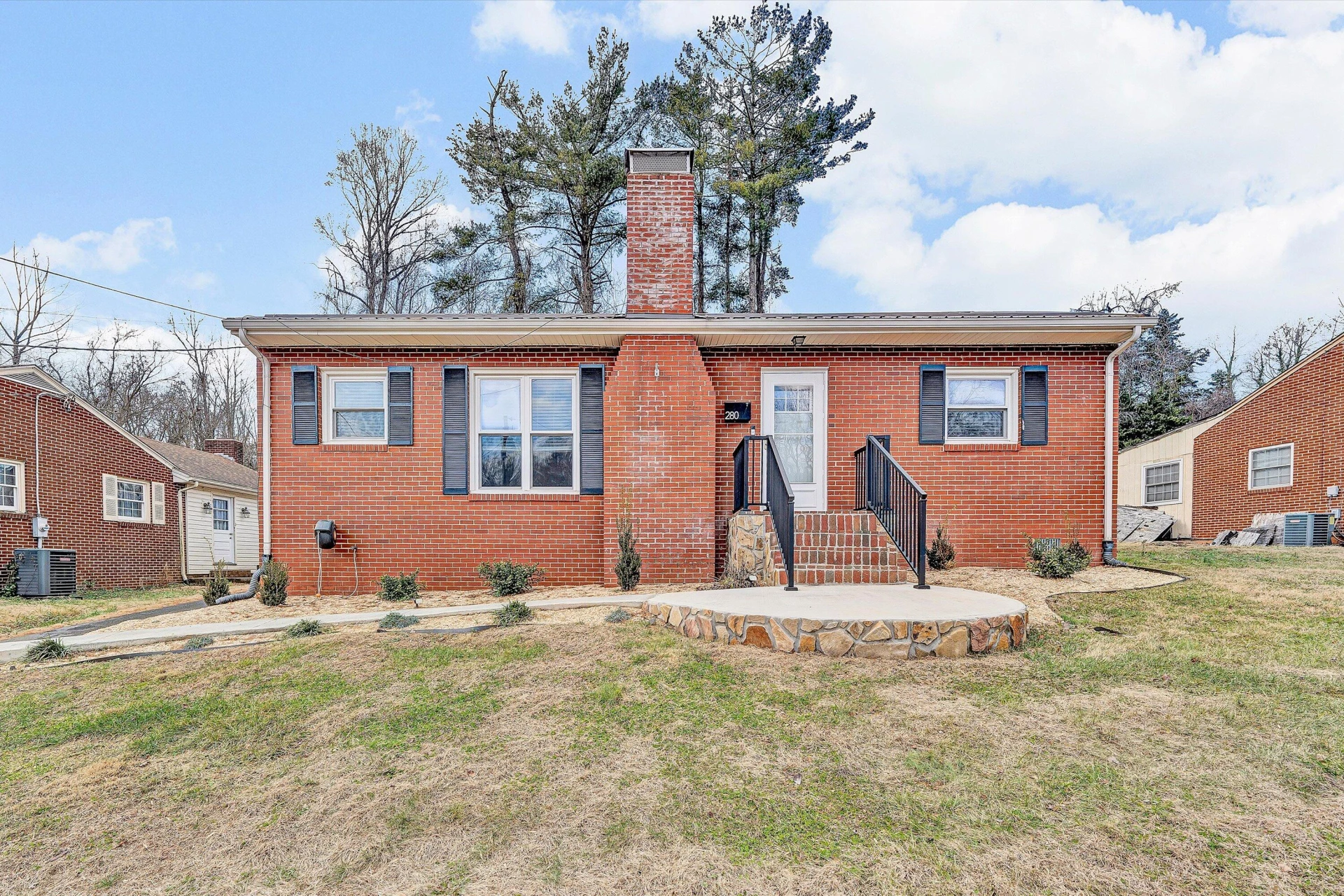 280 Oak St ST - Photo 3