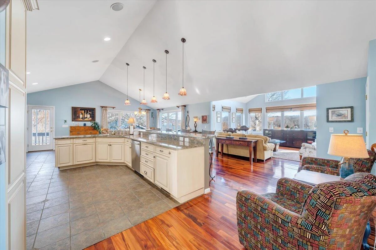 428 Long Island DR - Photo 17