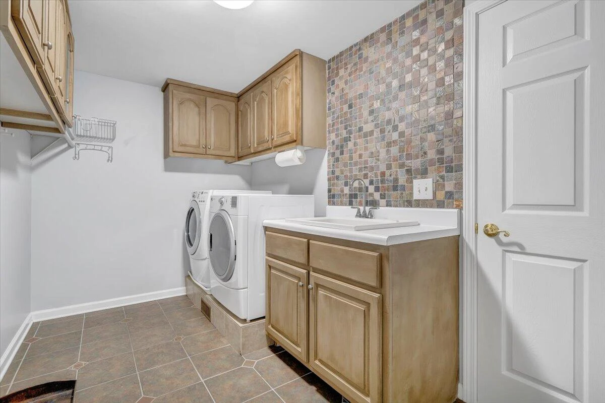 428 Long Island DR - Photo 36