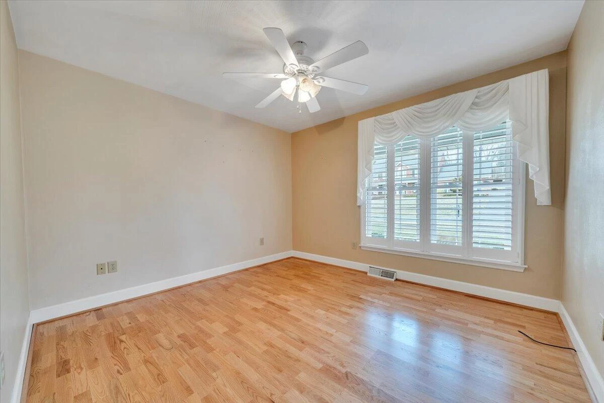 5032 Labradore DR - Photo 36