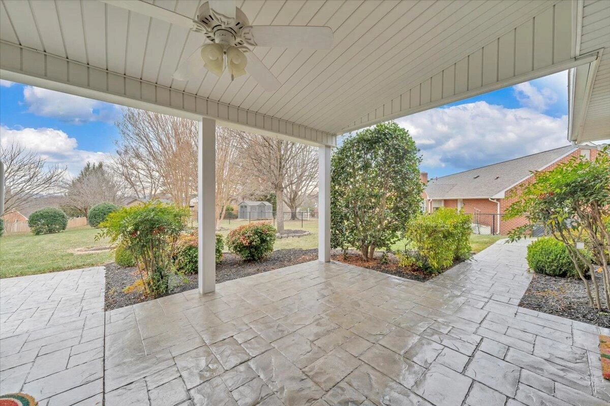 5032 Labradore DR - Photo 44