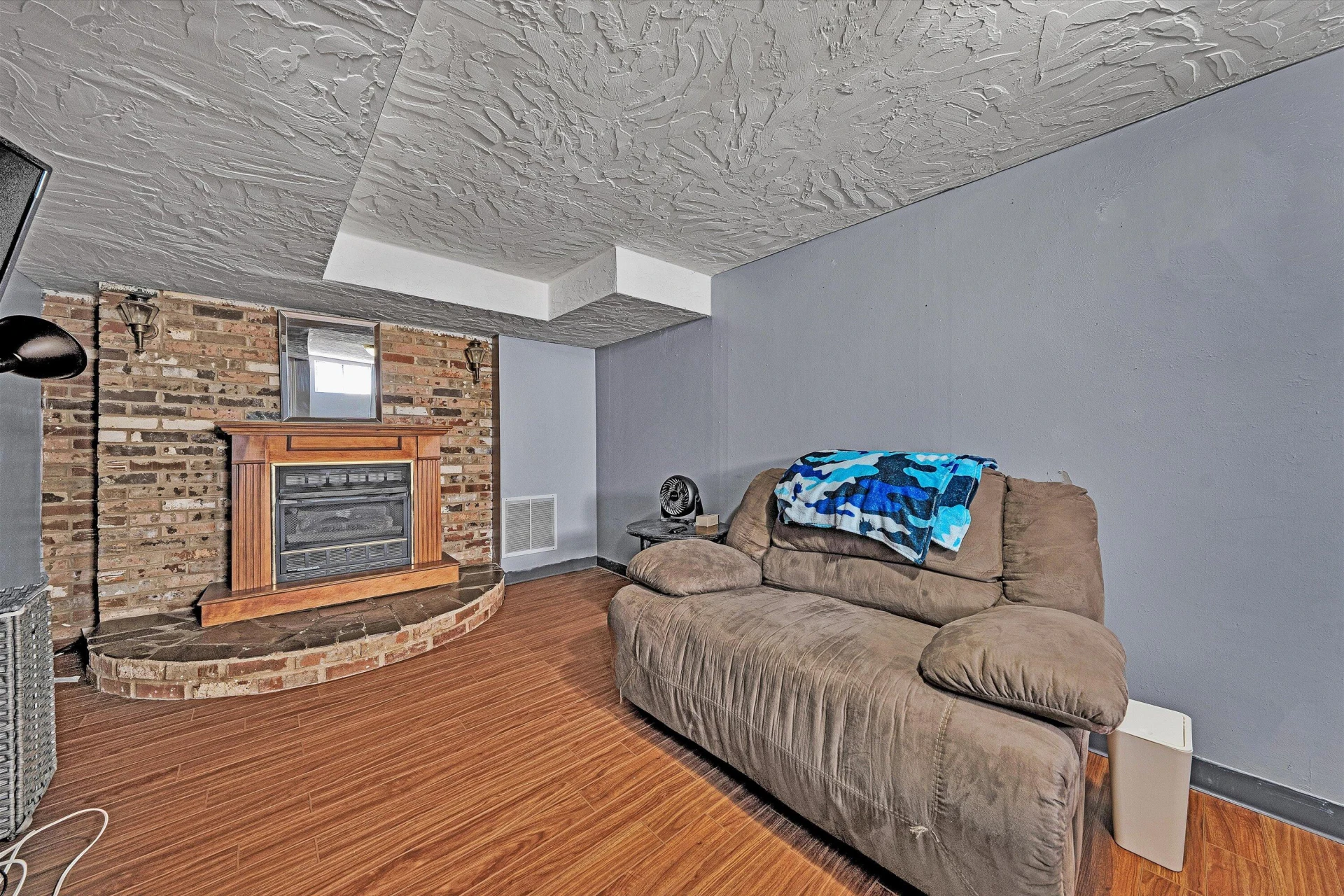 1019 Markham CIR SE - Photo 26