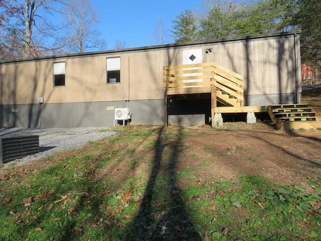 715 Mountain Meadow DR - Photo 18