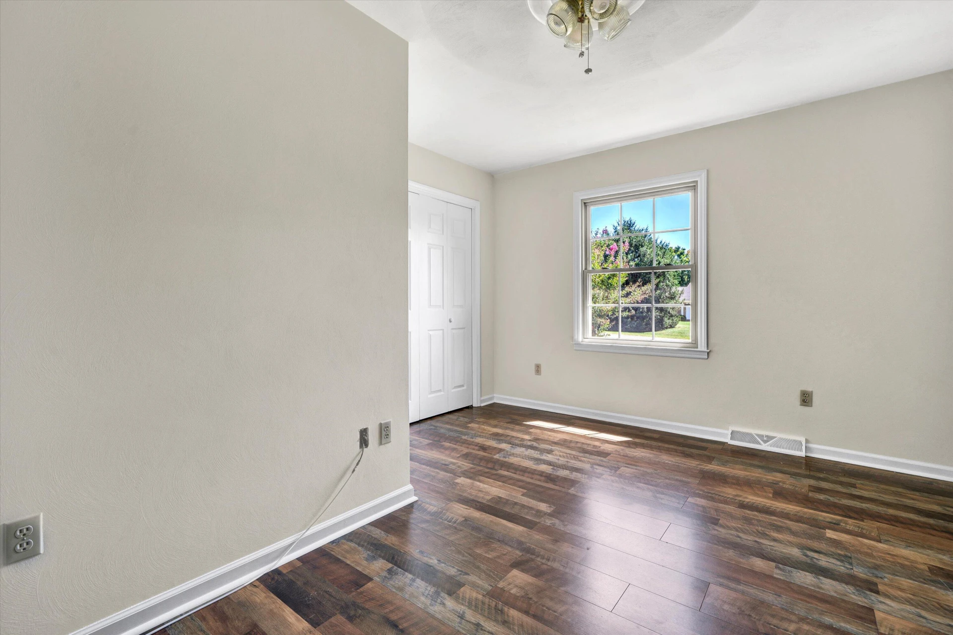 211 ASPEN DR - Photo 43