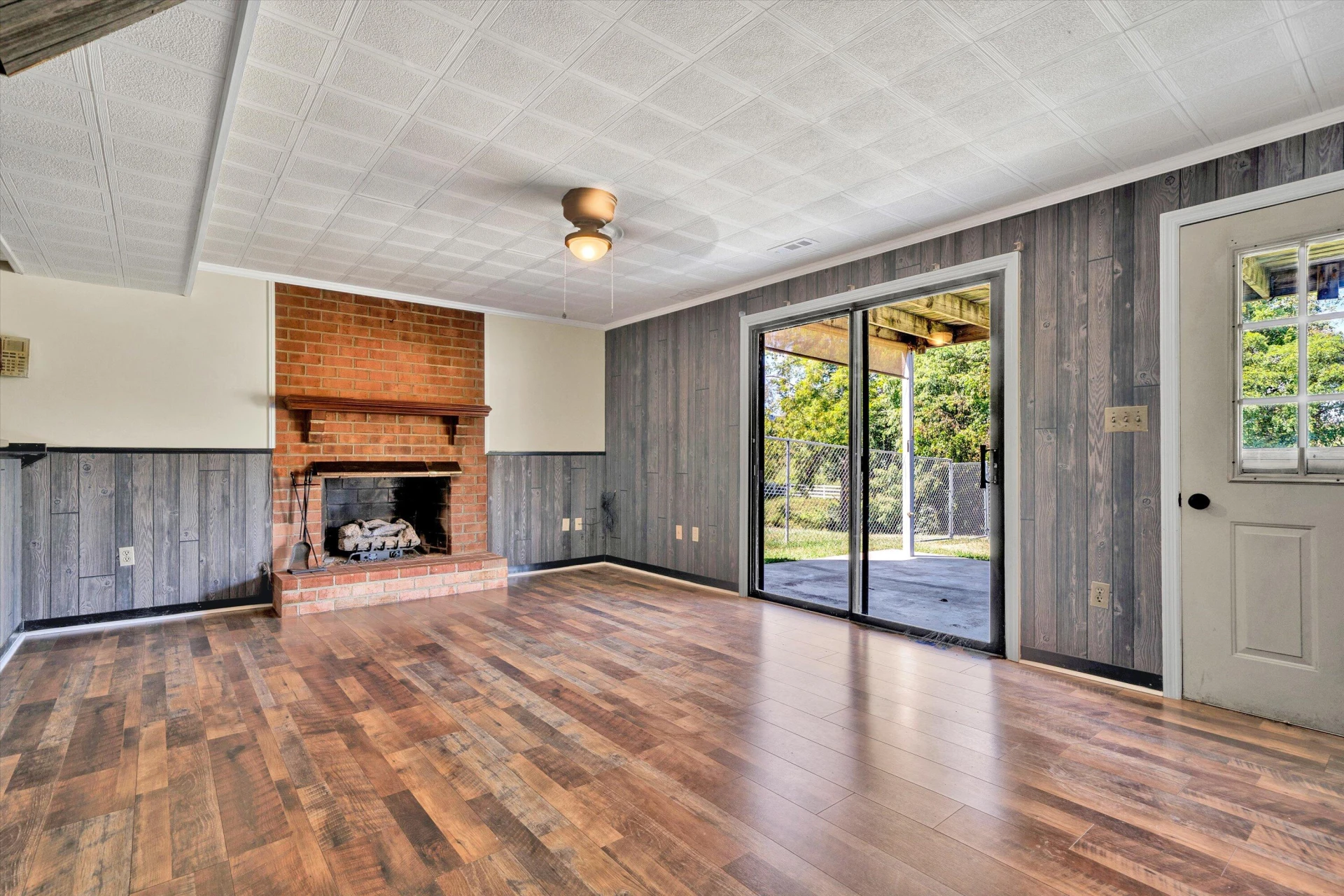 211 ASPEN DR - Photo 47