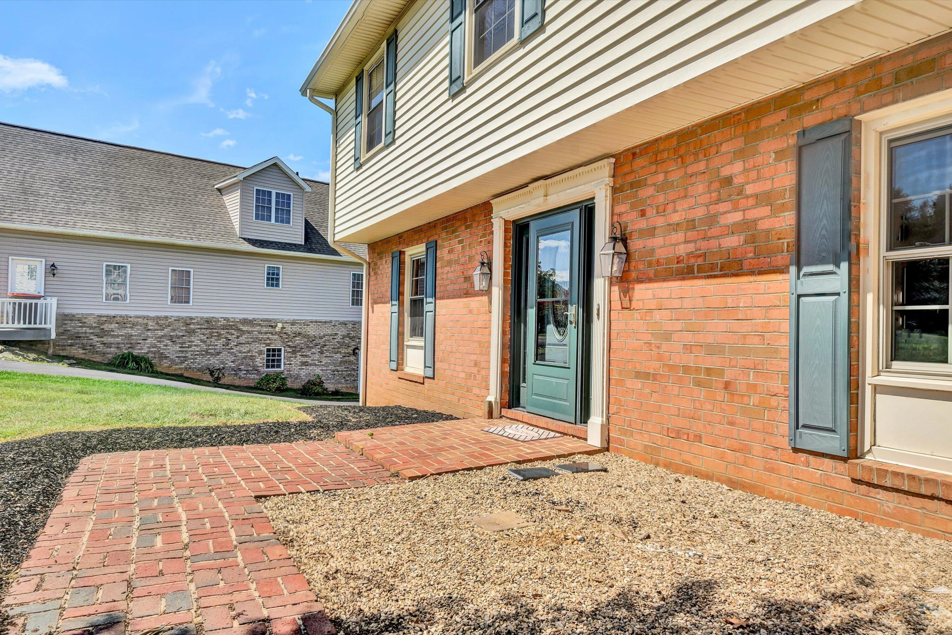 211 ASPEN DR - Photo 9