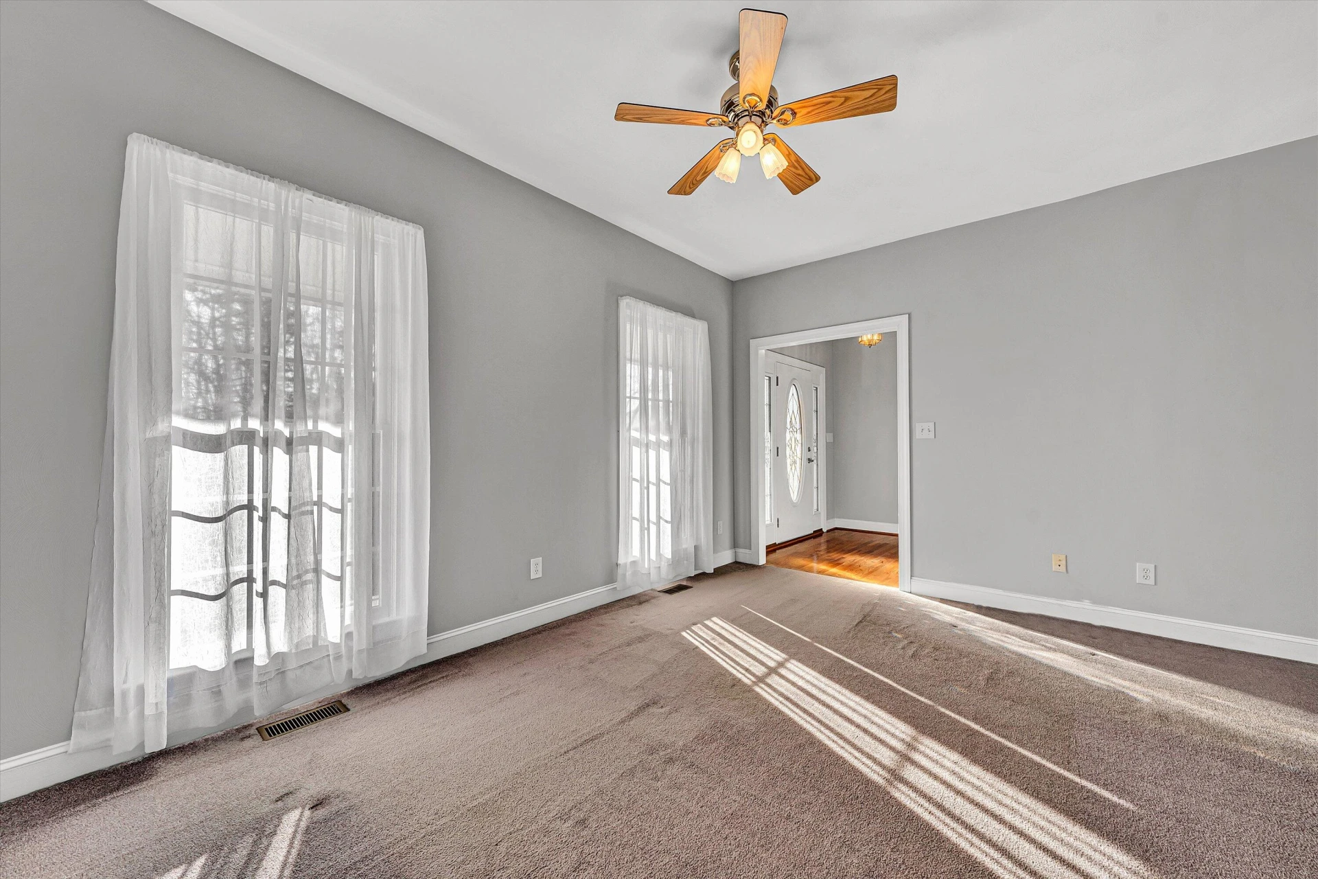 6304 Roselawn Court DR - Photo 12
