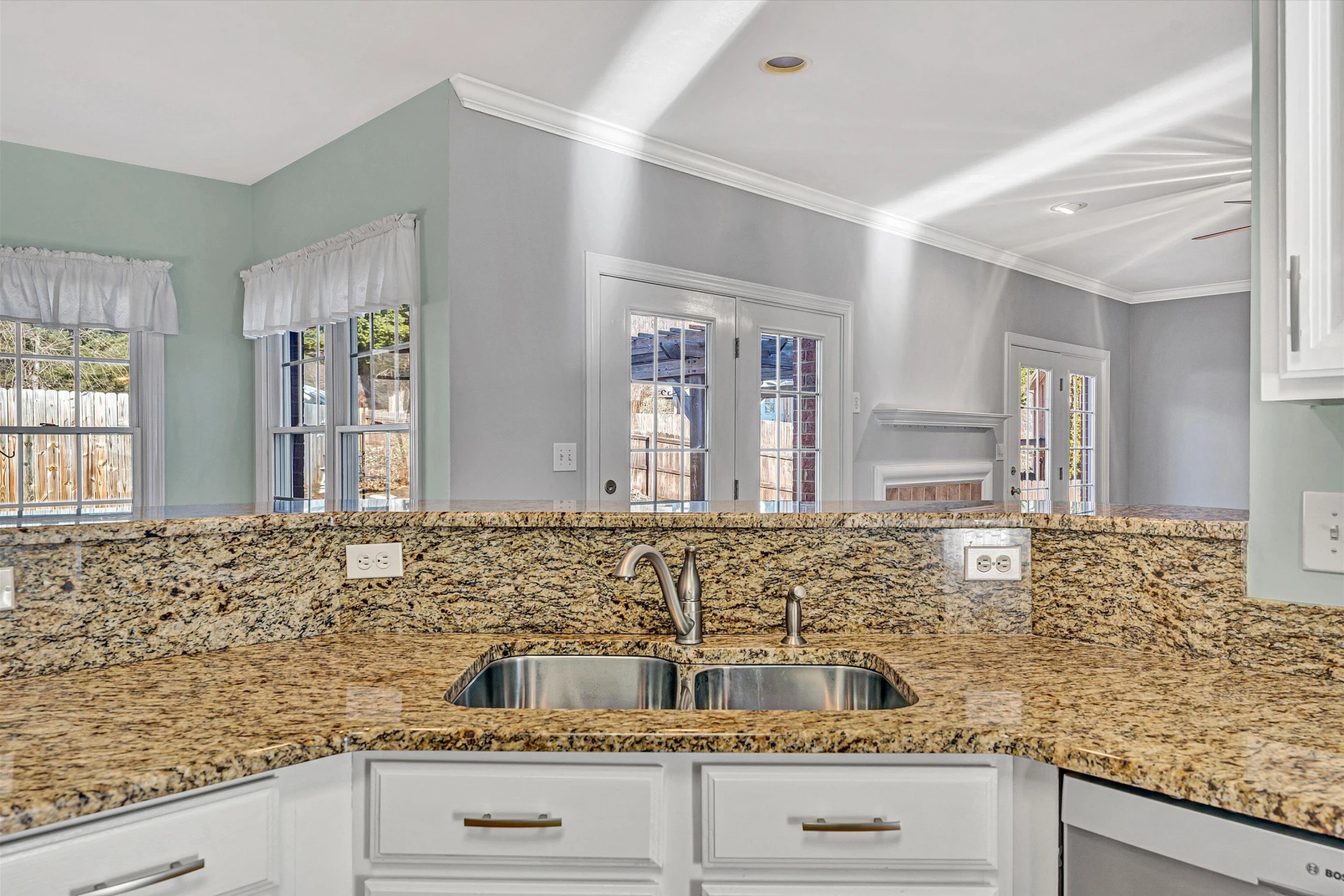 6304 Roselawn Court DR - Photo 20
