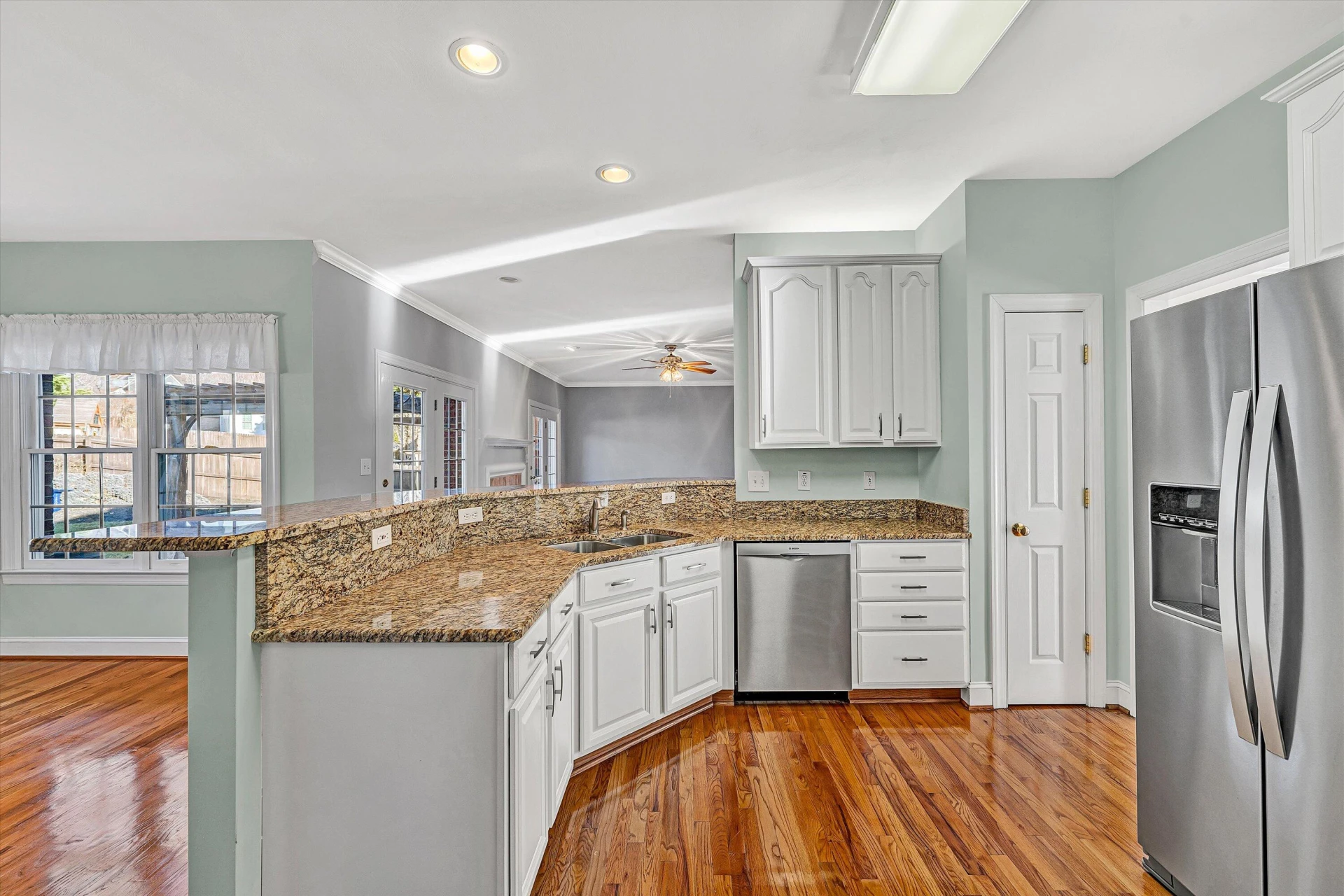 6304 Roselawn Court DR - Photo 21