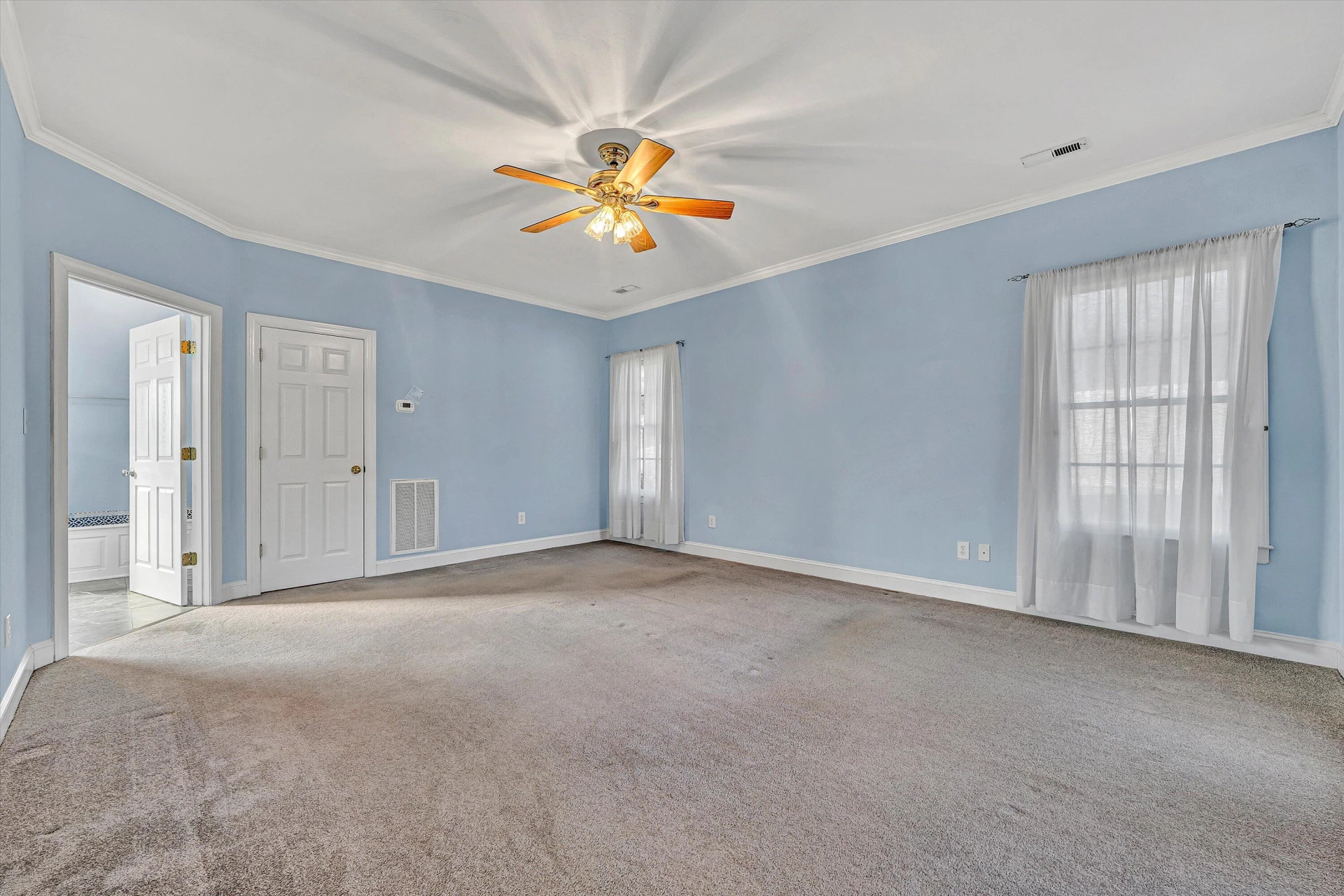6304 Roselawn Court DR - Photo 32