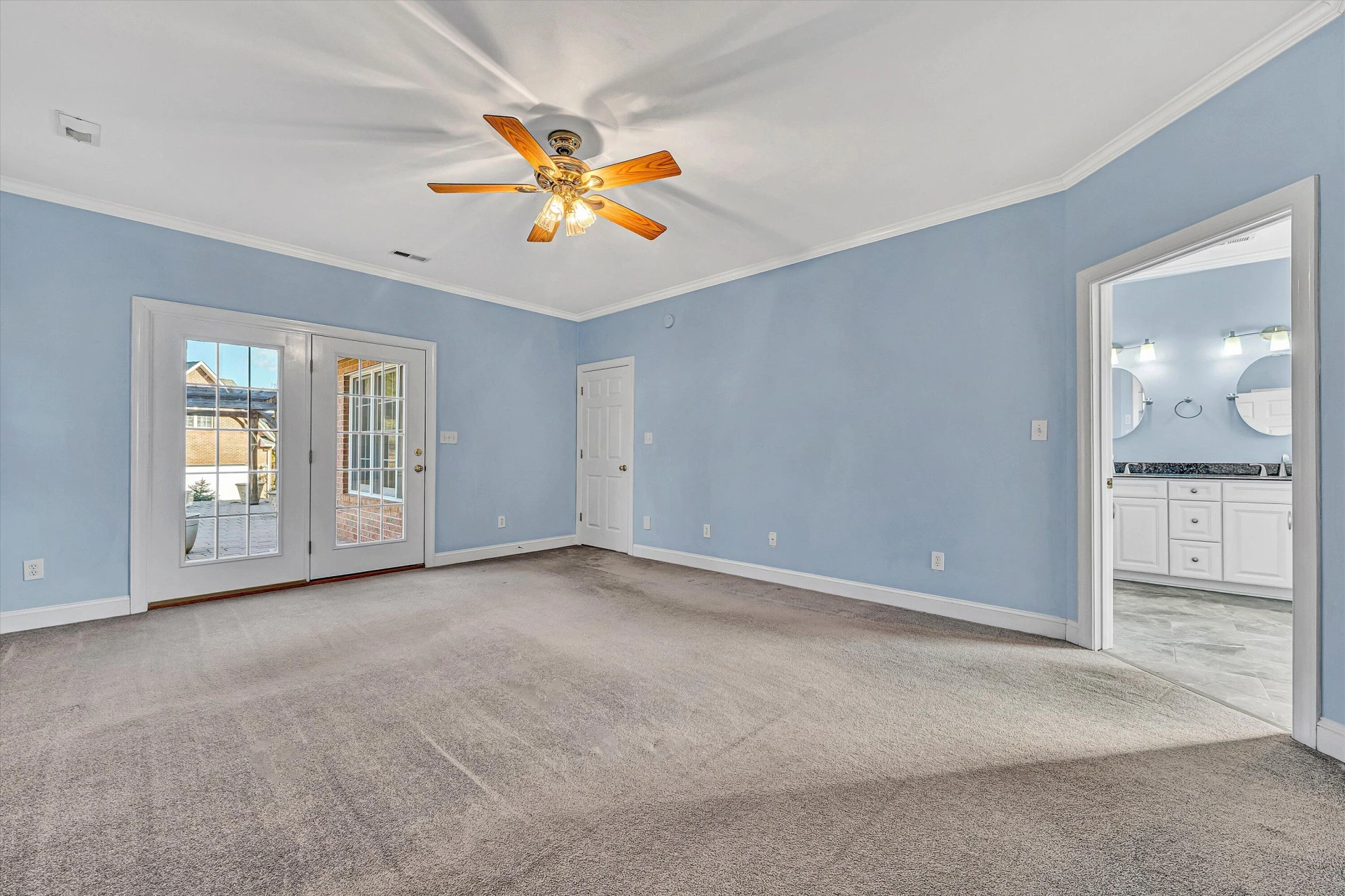 6304 Roselawn Court DR - Photo 33
