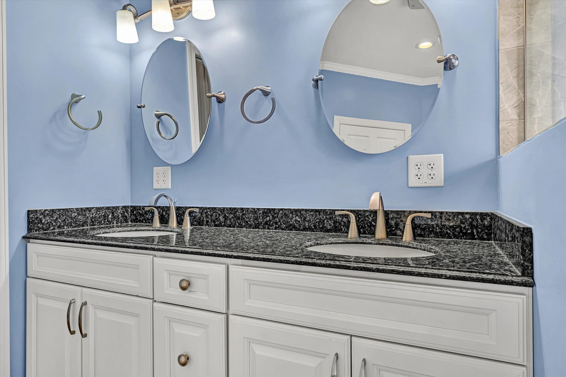 6304 Roselawn Court DR - Photo 38