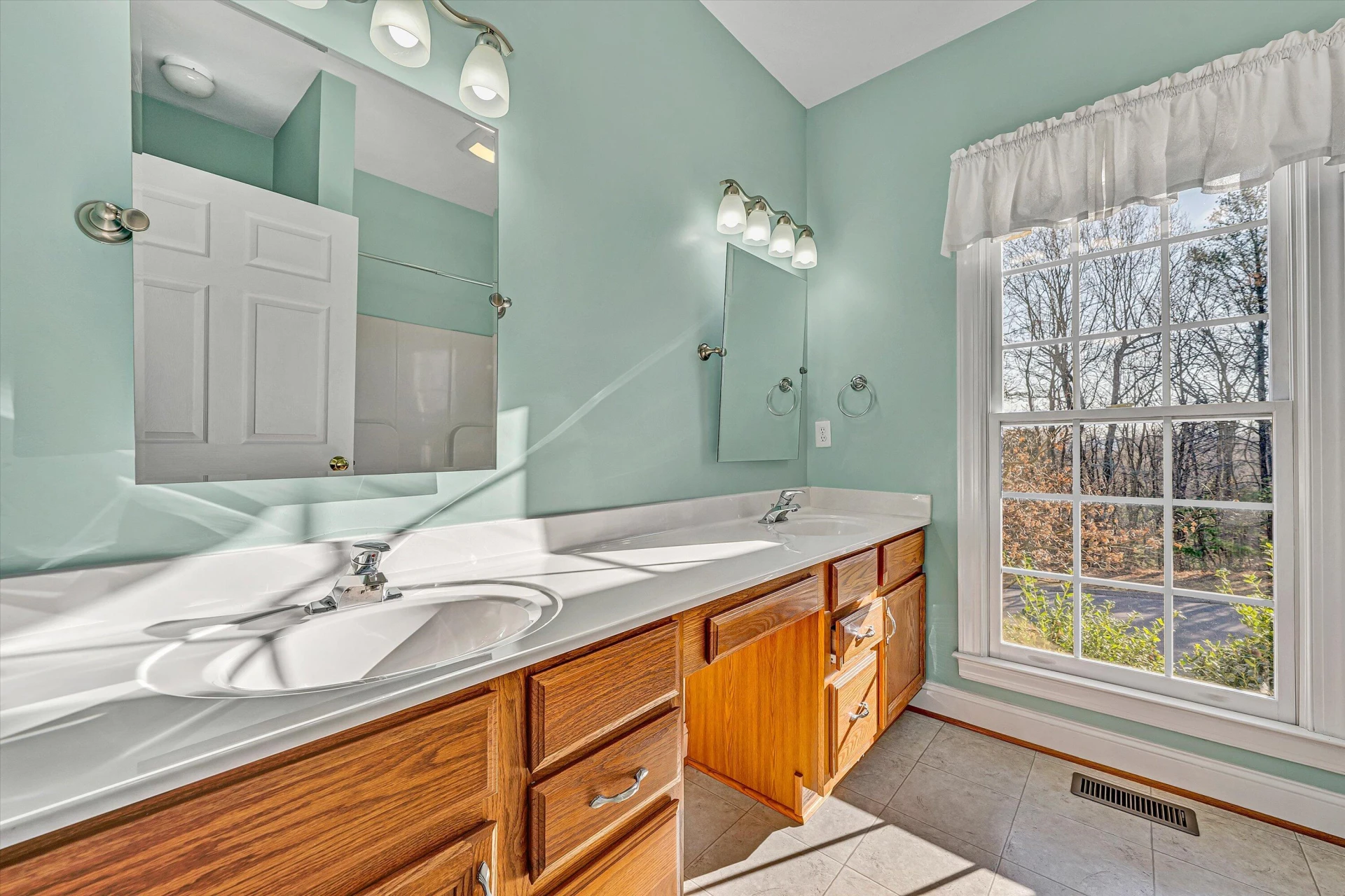 6304 Roselawn Court DR - Photo 39