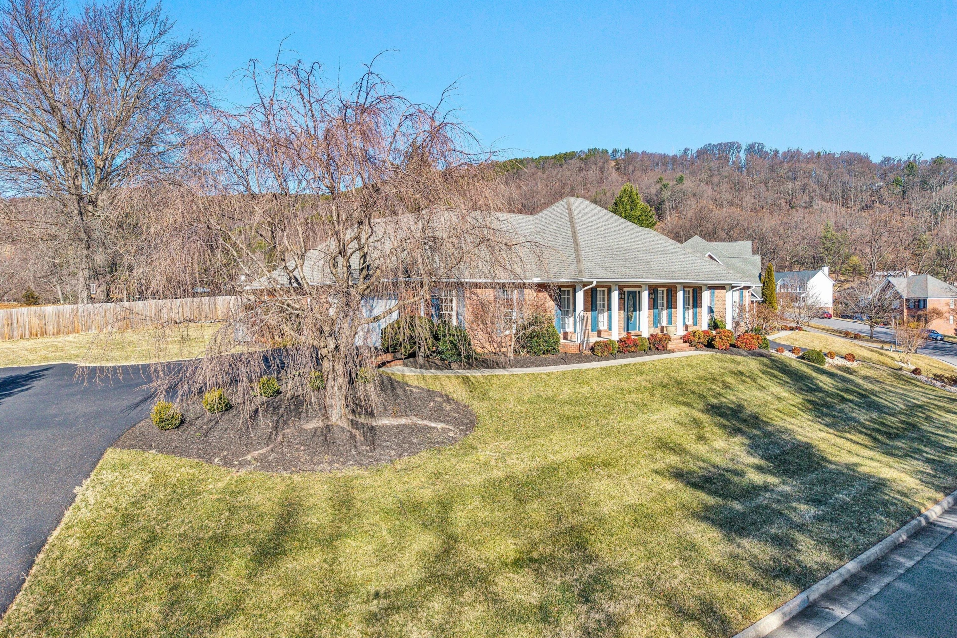 6304 Roselawn Court DR - Photo 6