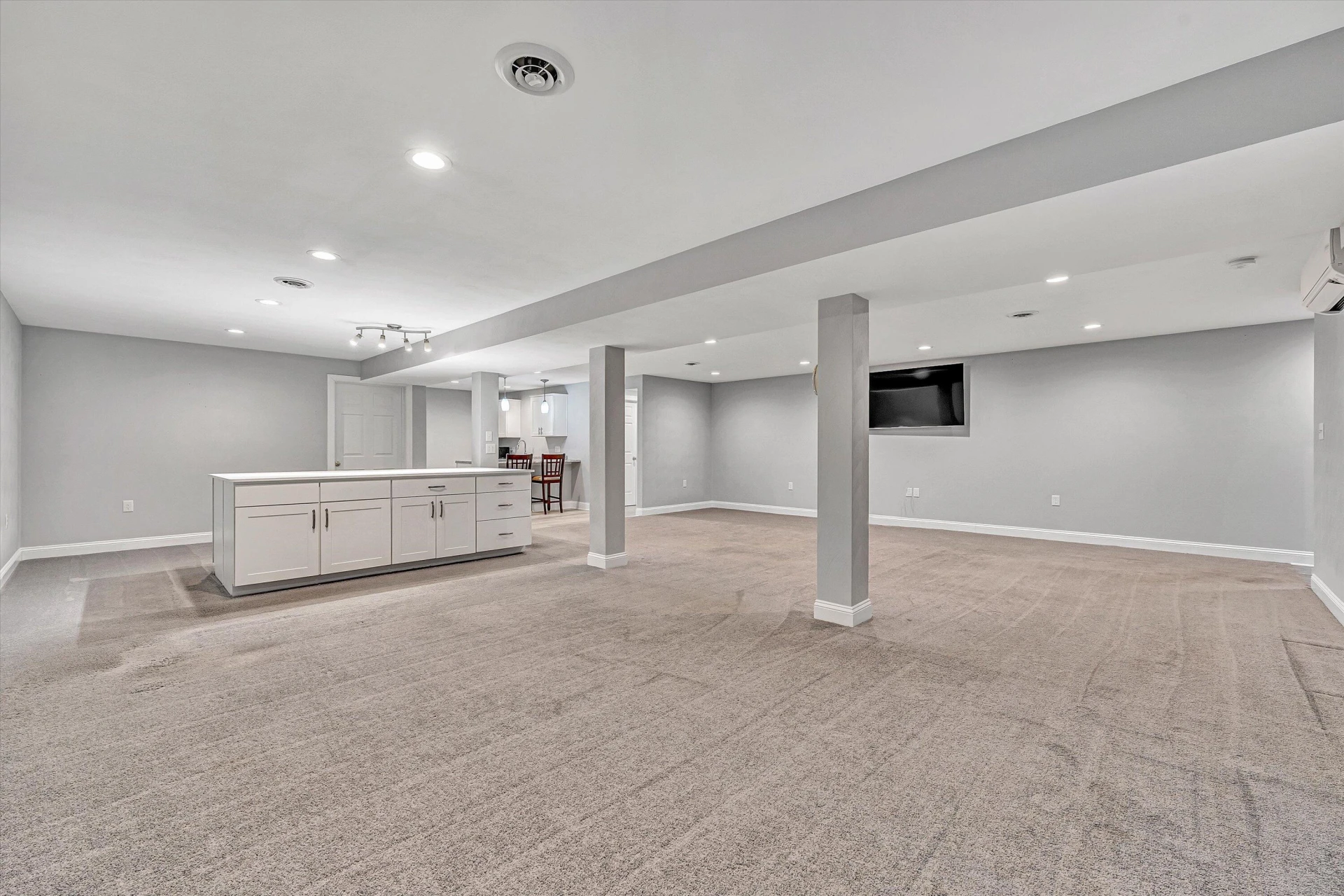 6304 Roselawn Court DR - Photo 47
