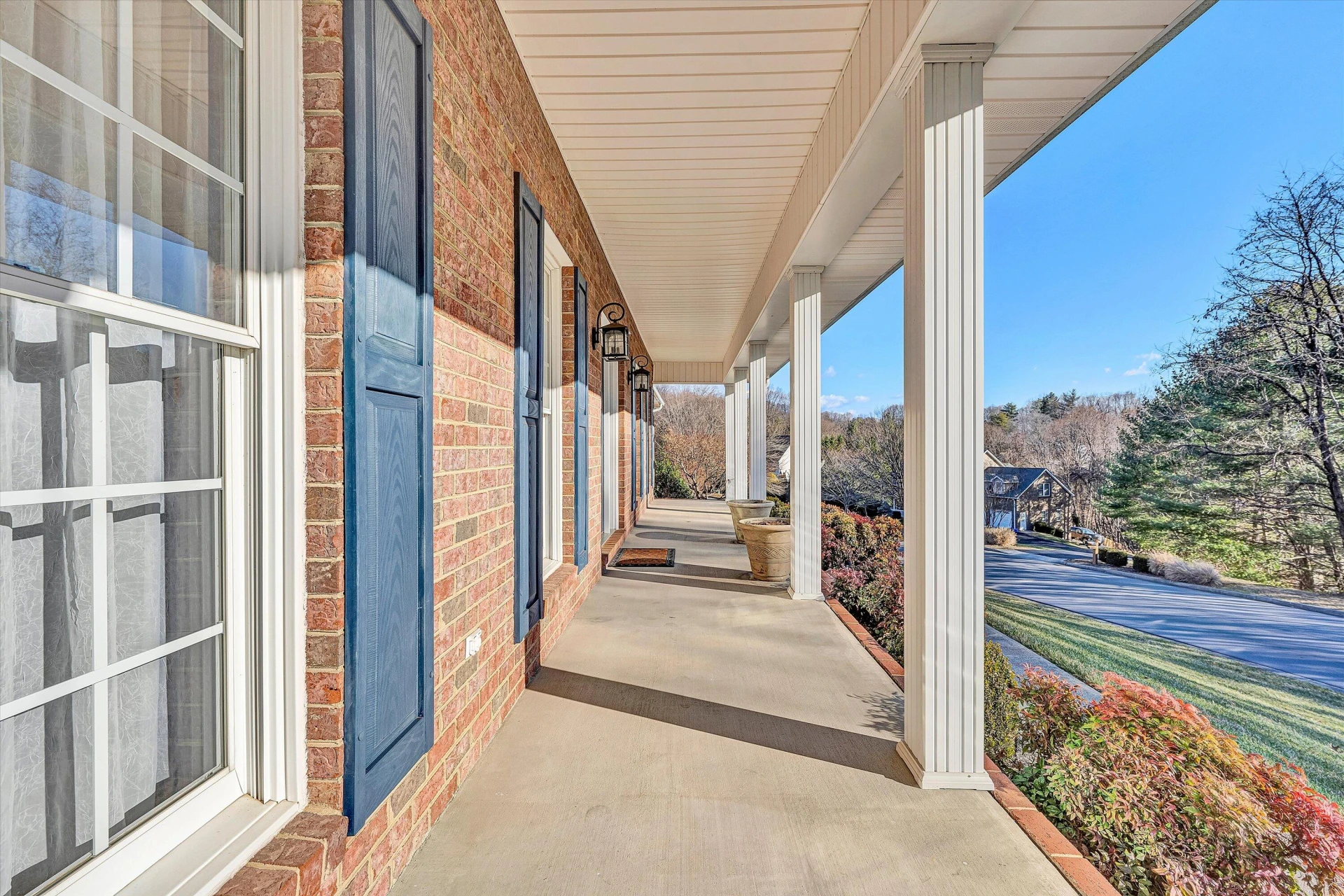 6304 Roselawn Court DR - Photo 8