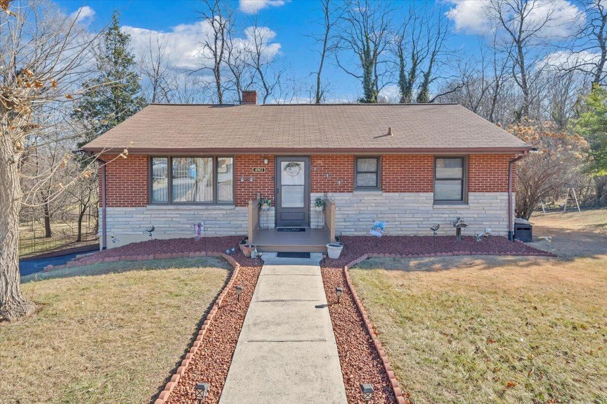 4902 Rowe Ridge RD NW - Photo 2