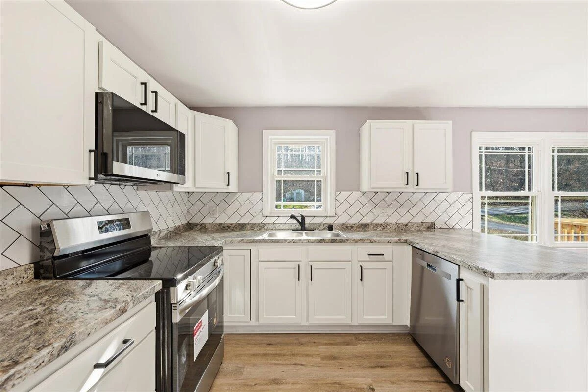 4149 Welcome Valley RD SE - Photo 3
