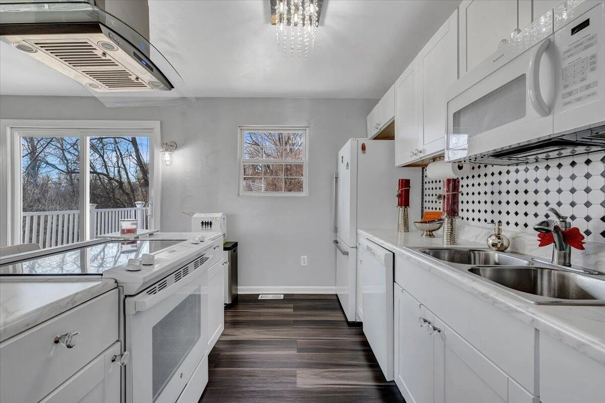 2732 Ordway DR NW - Photo 16
