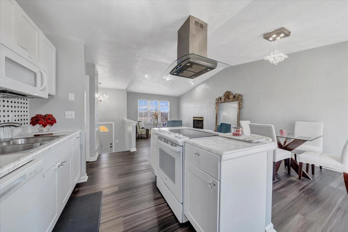2732 Ordway DR NW - Photo 18