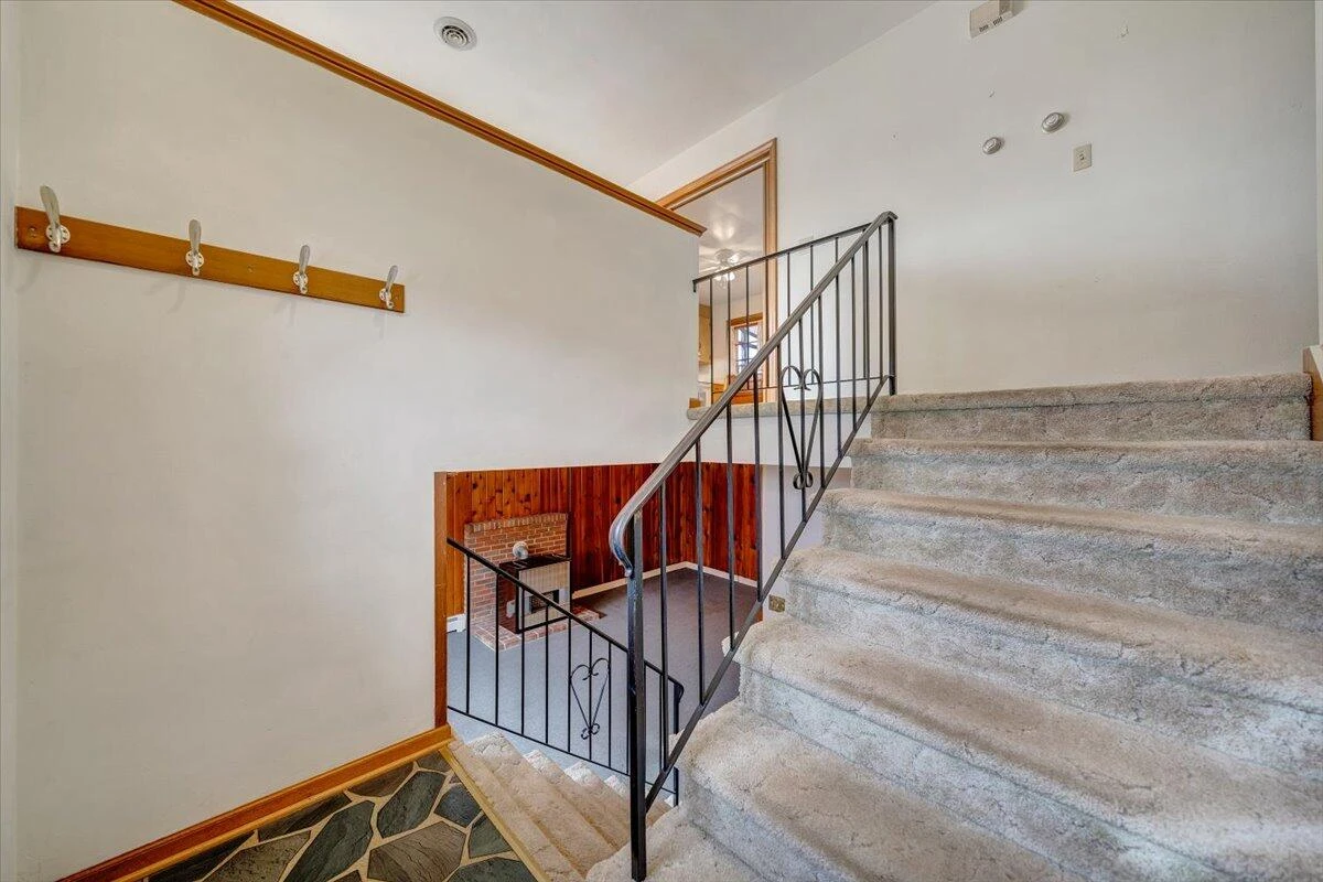 626 Santee RD - Photo 2