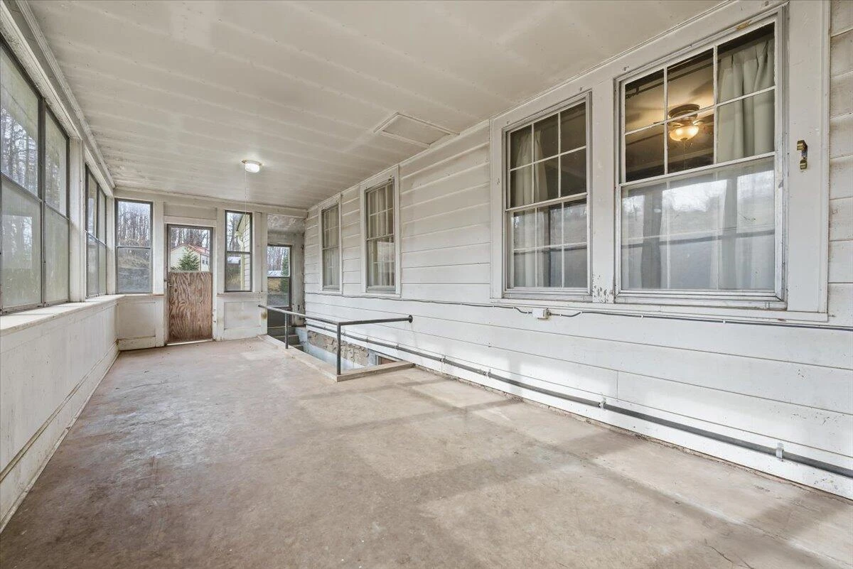 9419 Franklin ST - Photo 39