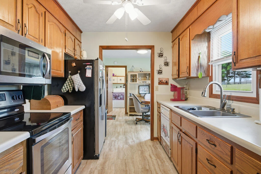 6389 Ruebush RD - Photo 16