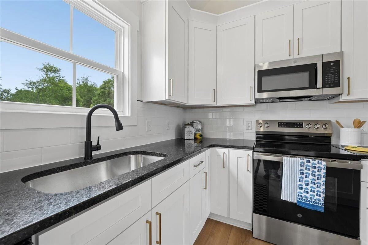 1488 Hickory Cove LN - Photo 10
