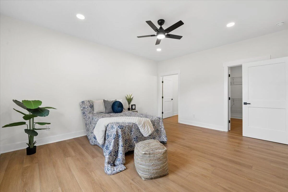 1488 Hickory Cove LN - Photo 4