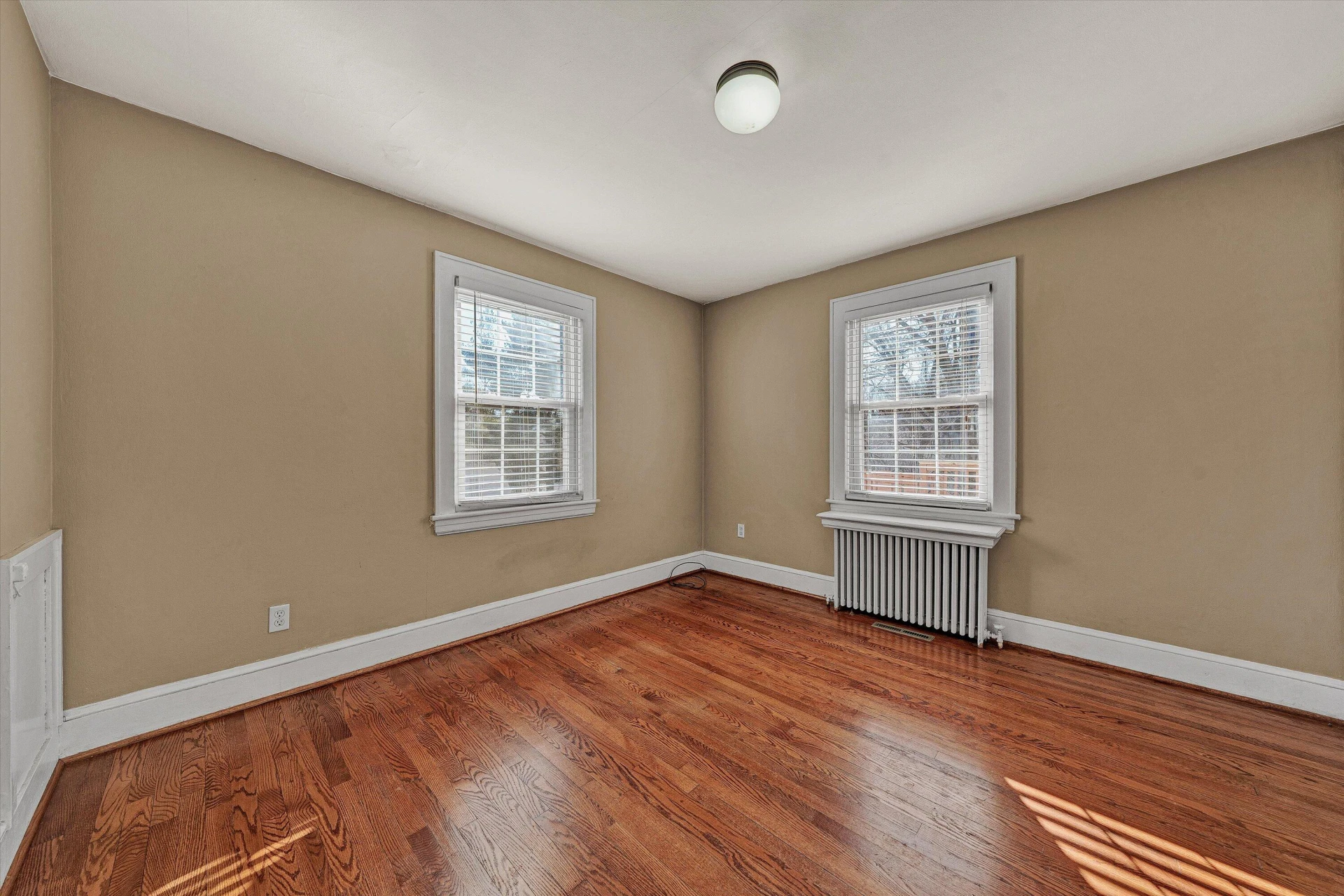 810 Windsor AVE SW - Photo 10