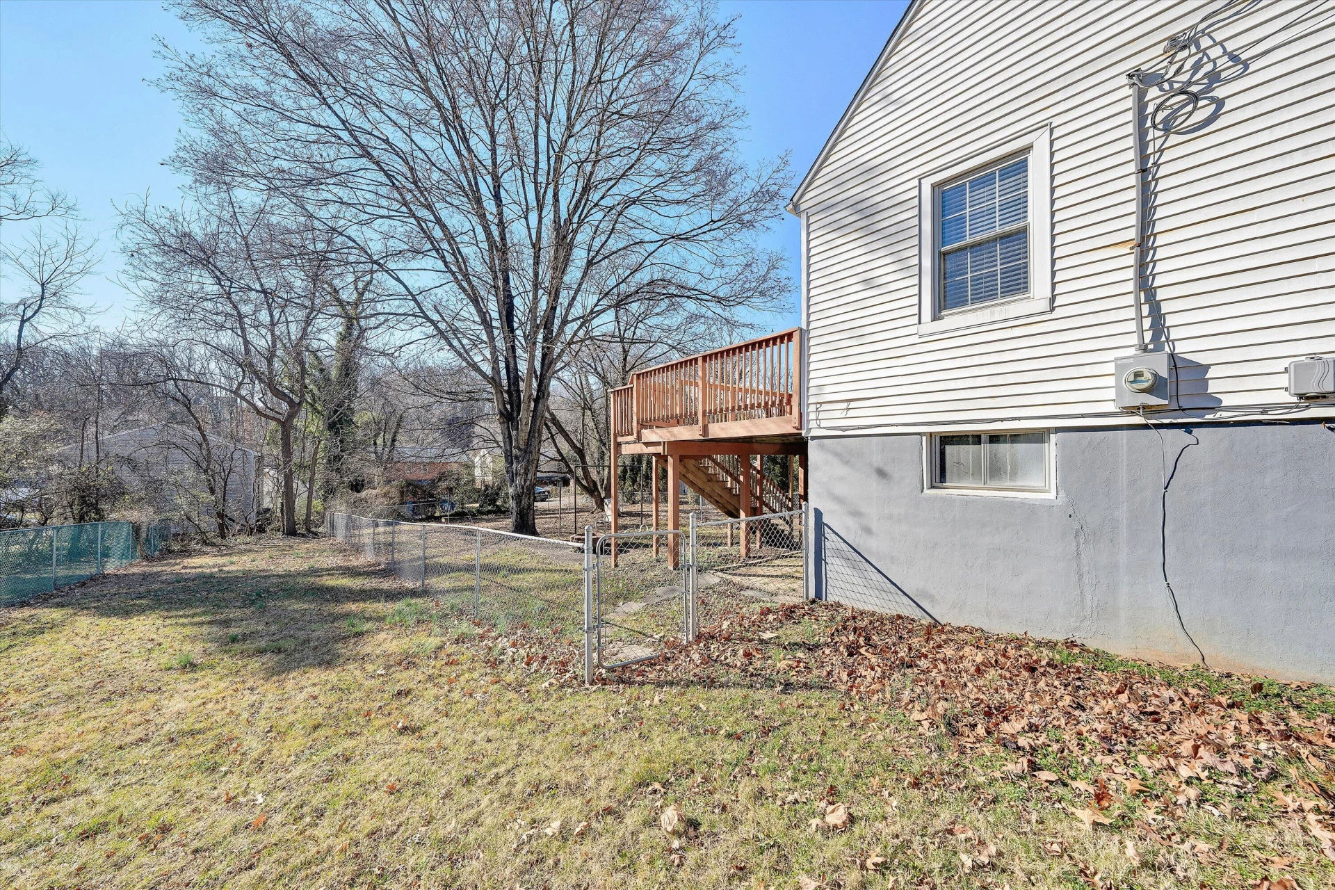 810 Windsor AVE SW - Photo 18