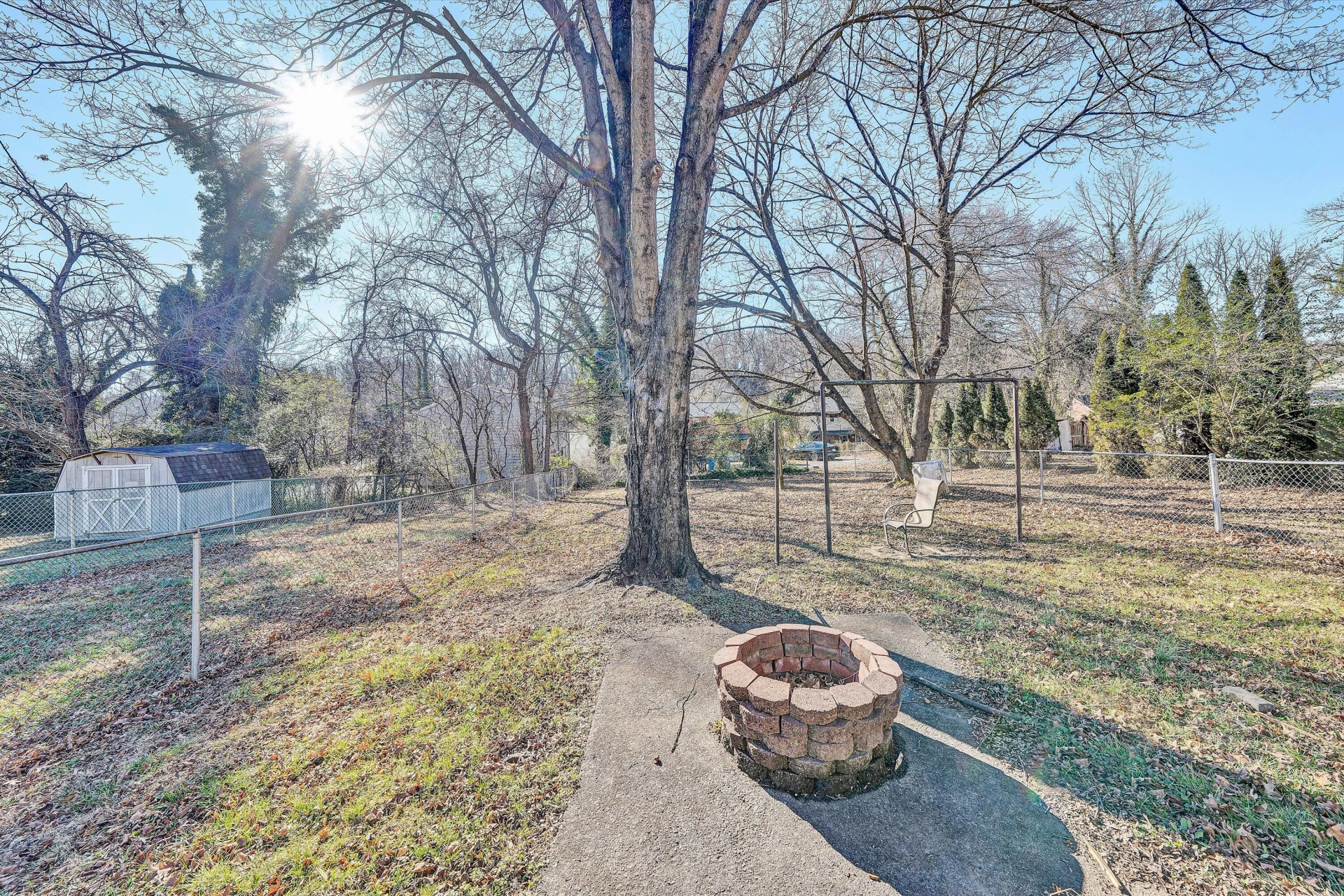 810 Windsor AVE SW - Photo 19