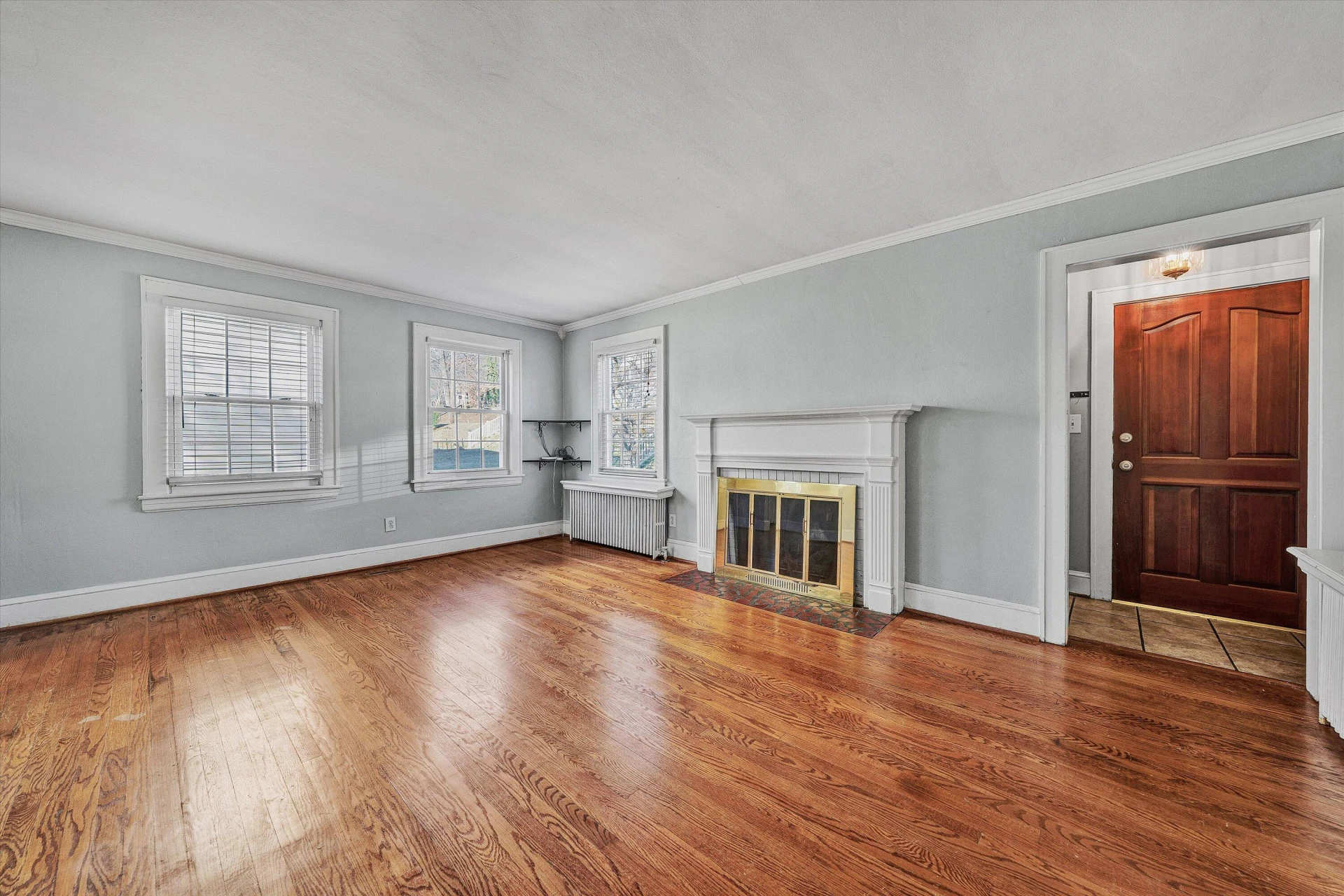 810 Windsor AVE SW - Photo 3