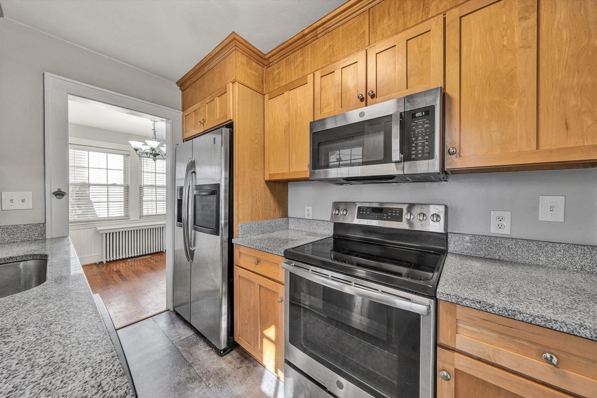 810 Windsor AVE SW - Photo 7