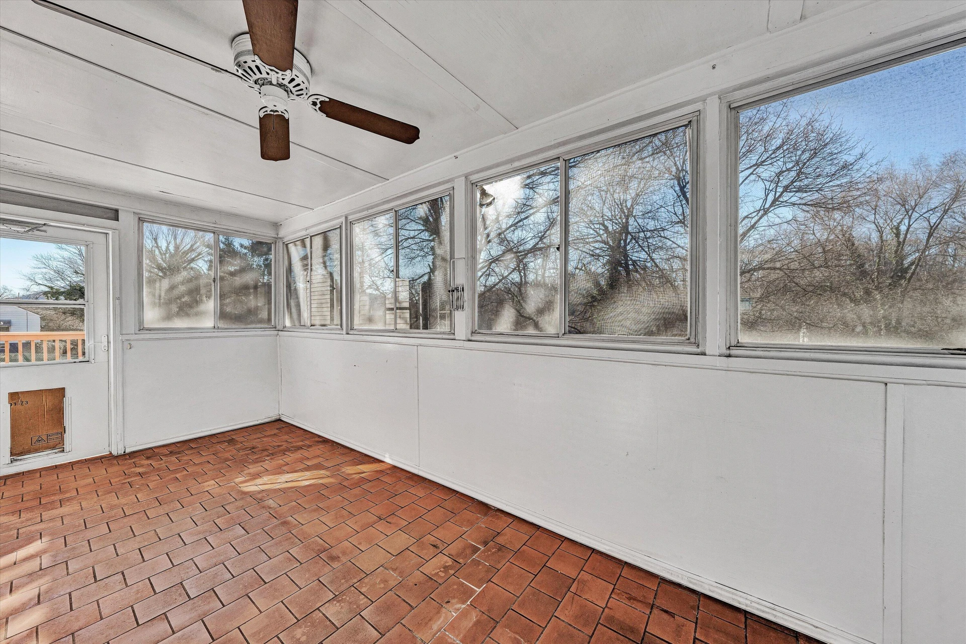 810 Windsor AVE SW - Photo 8
