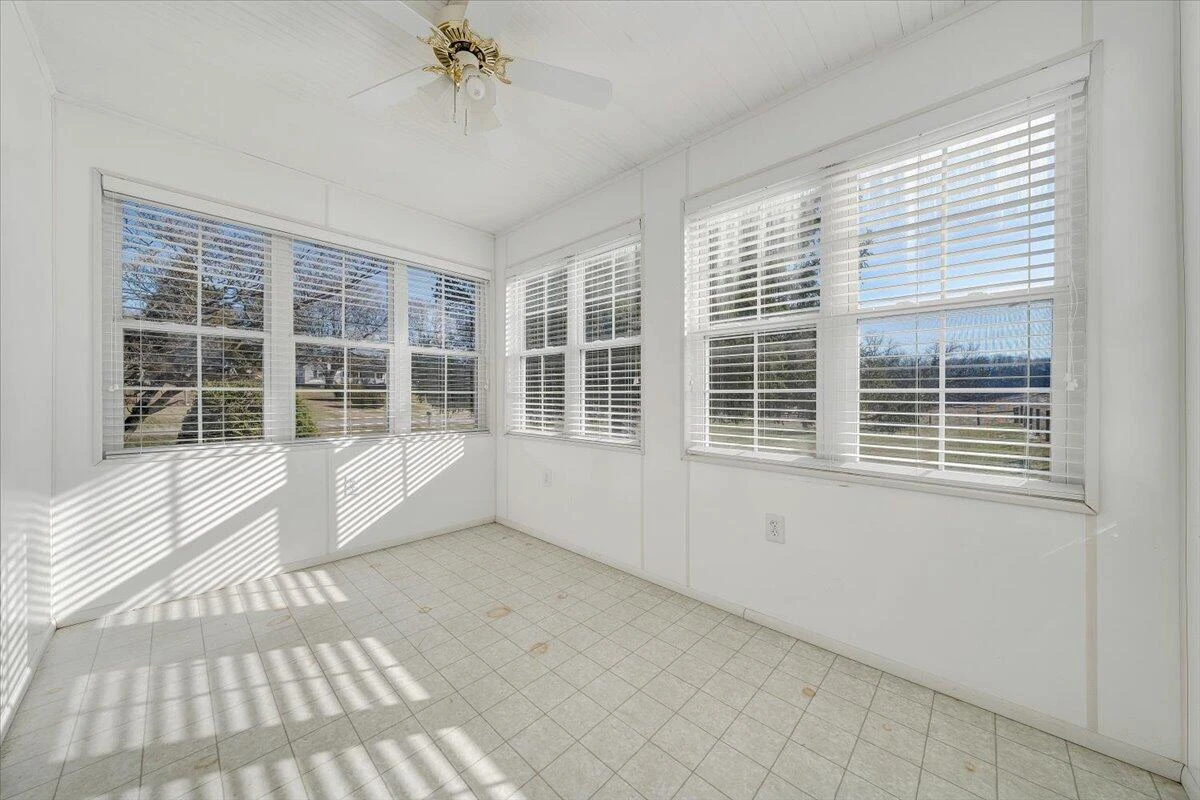 1859 Fort Chiswell RD - Photo 15