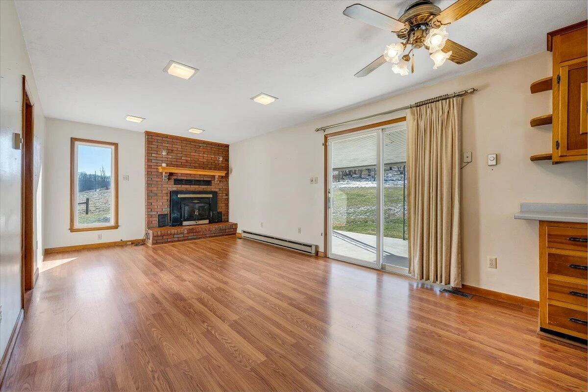 1859 Fort Chiswell RD - Photo 16