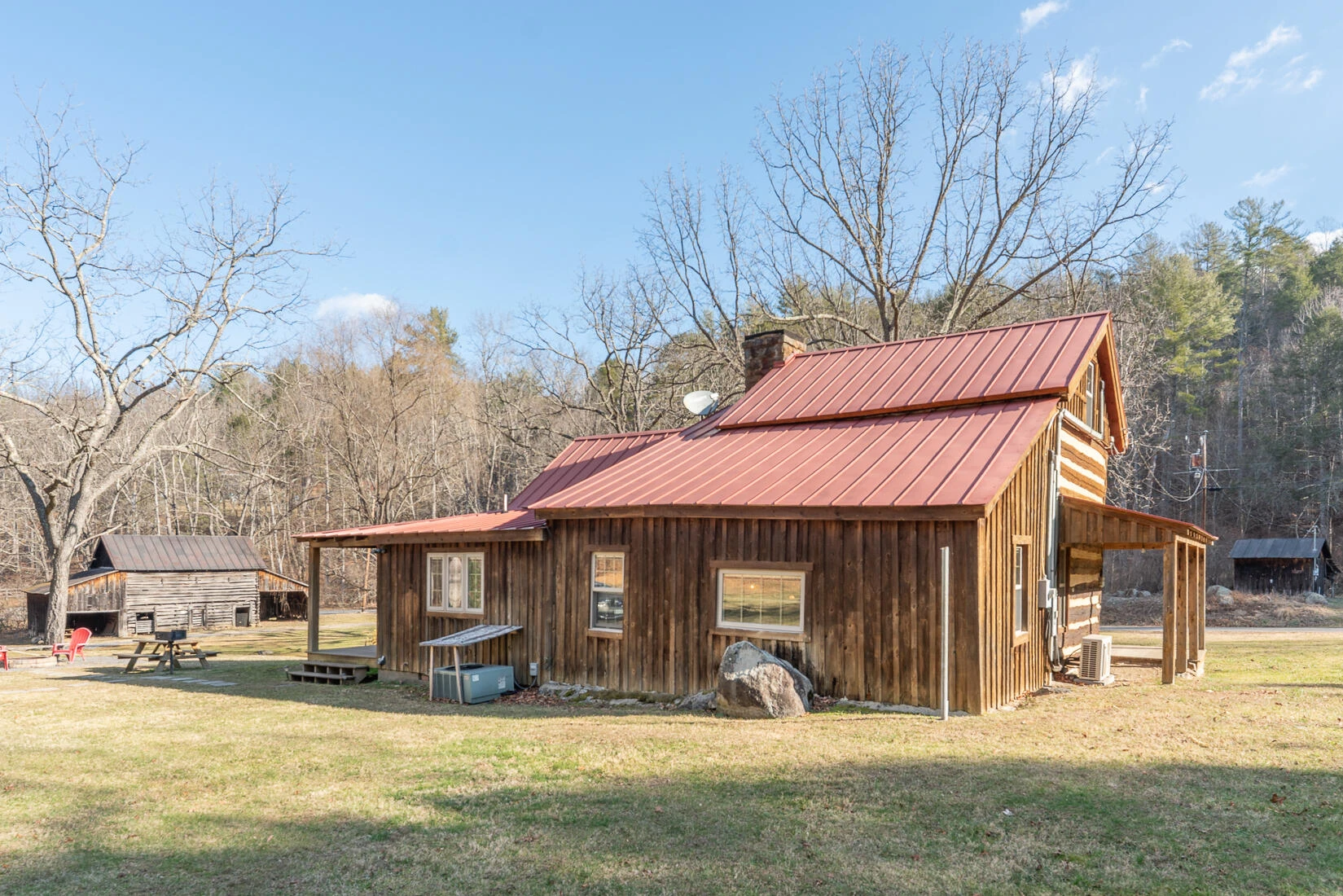 6102 Jennings Creek RD - Photo 10