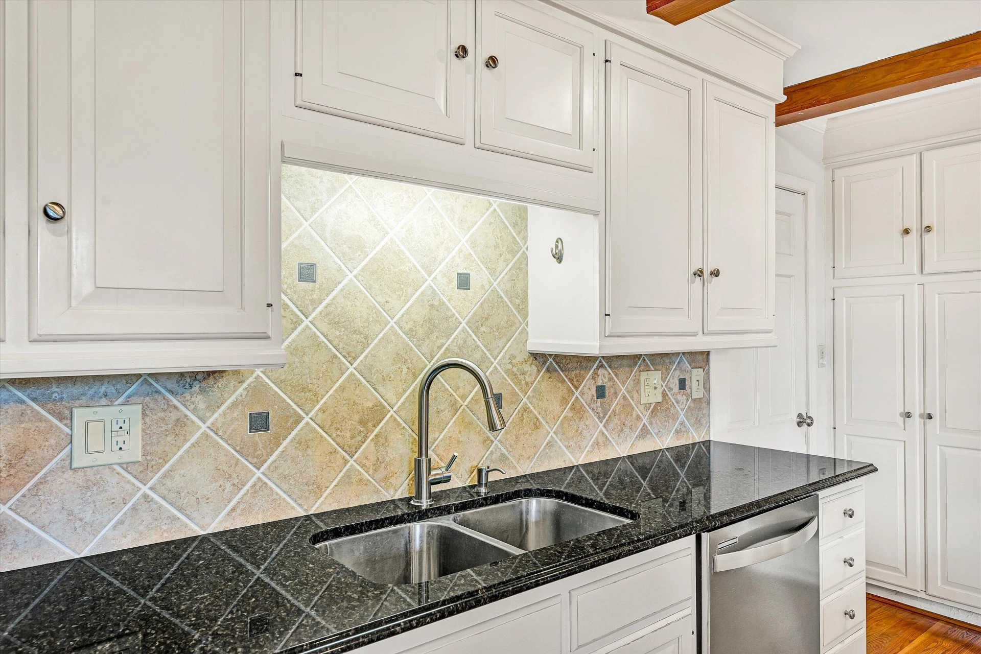 3034 Tree Top LN - Photo 17