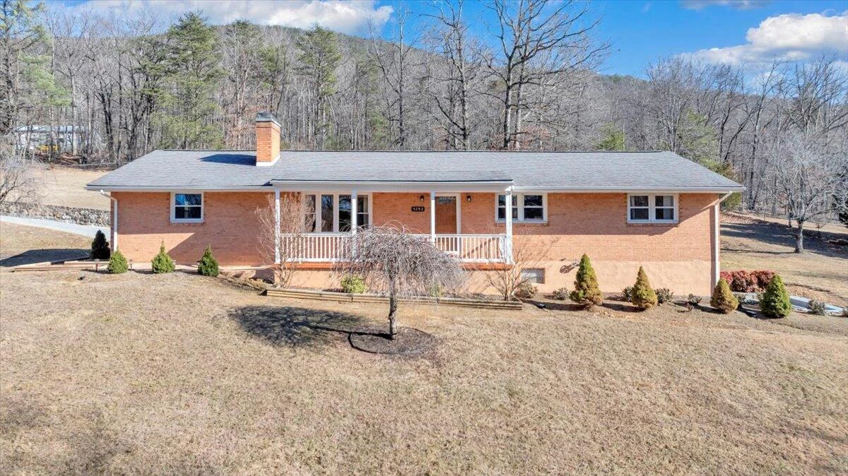 5292 Amanda LN