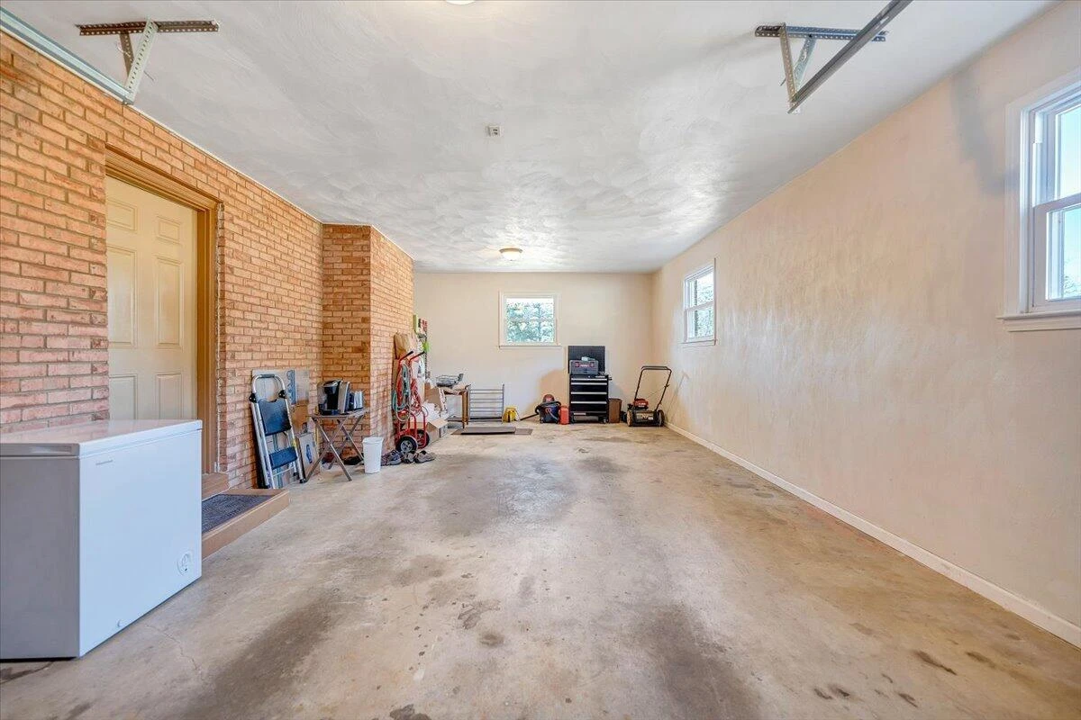 5292 Amanda LN - Photo 32