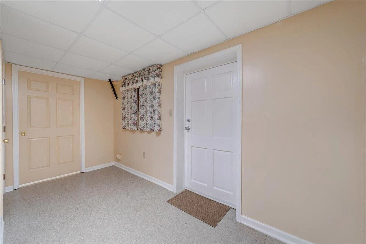 5292 Amanda LN - Photo 40