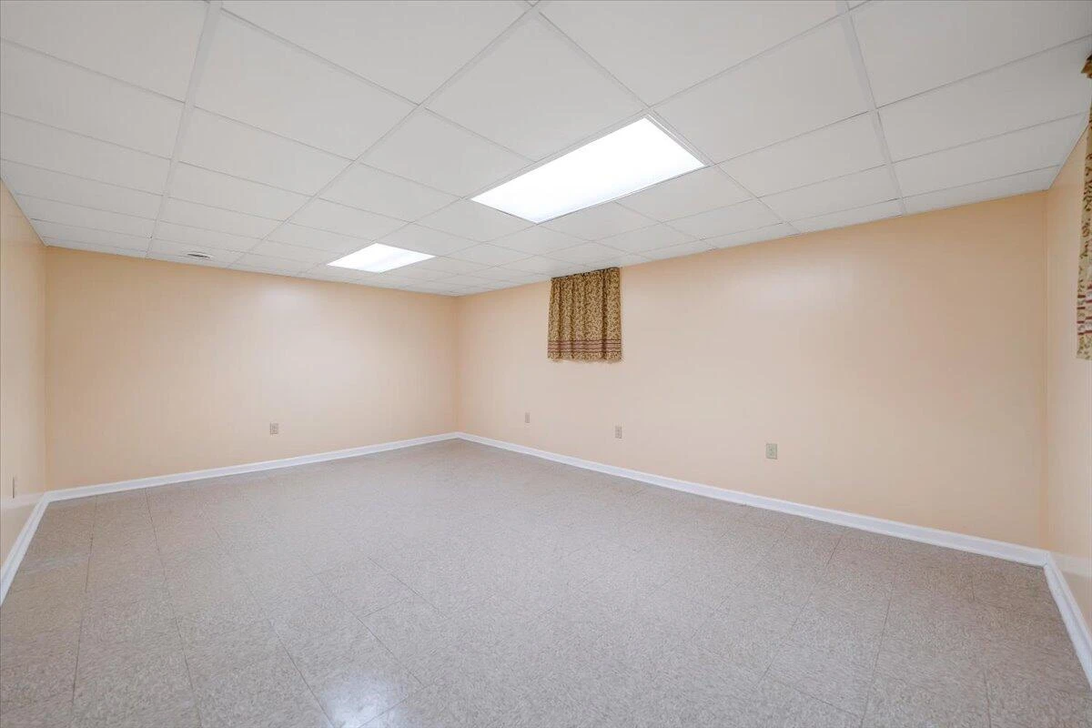 5292 Amanda LN - Photo 41