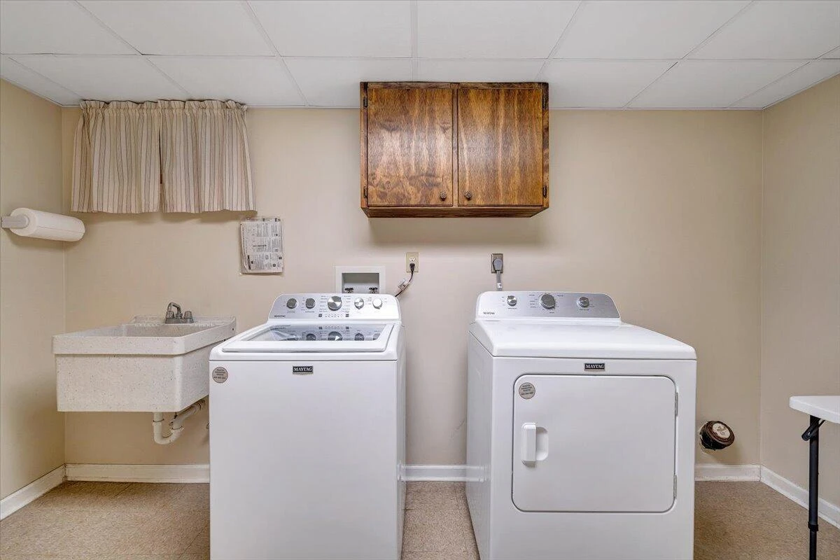 5292 Amanda LN - Photo 45