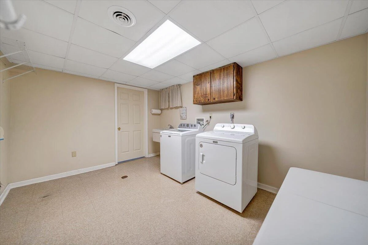 5292 Amanda LN - Photo 46