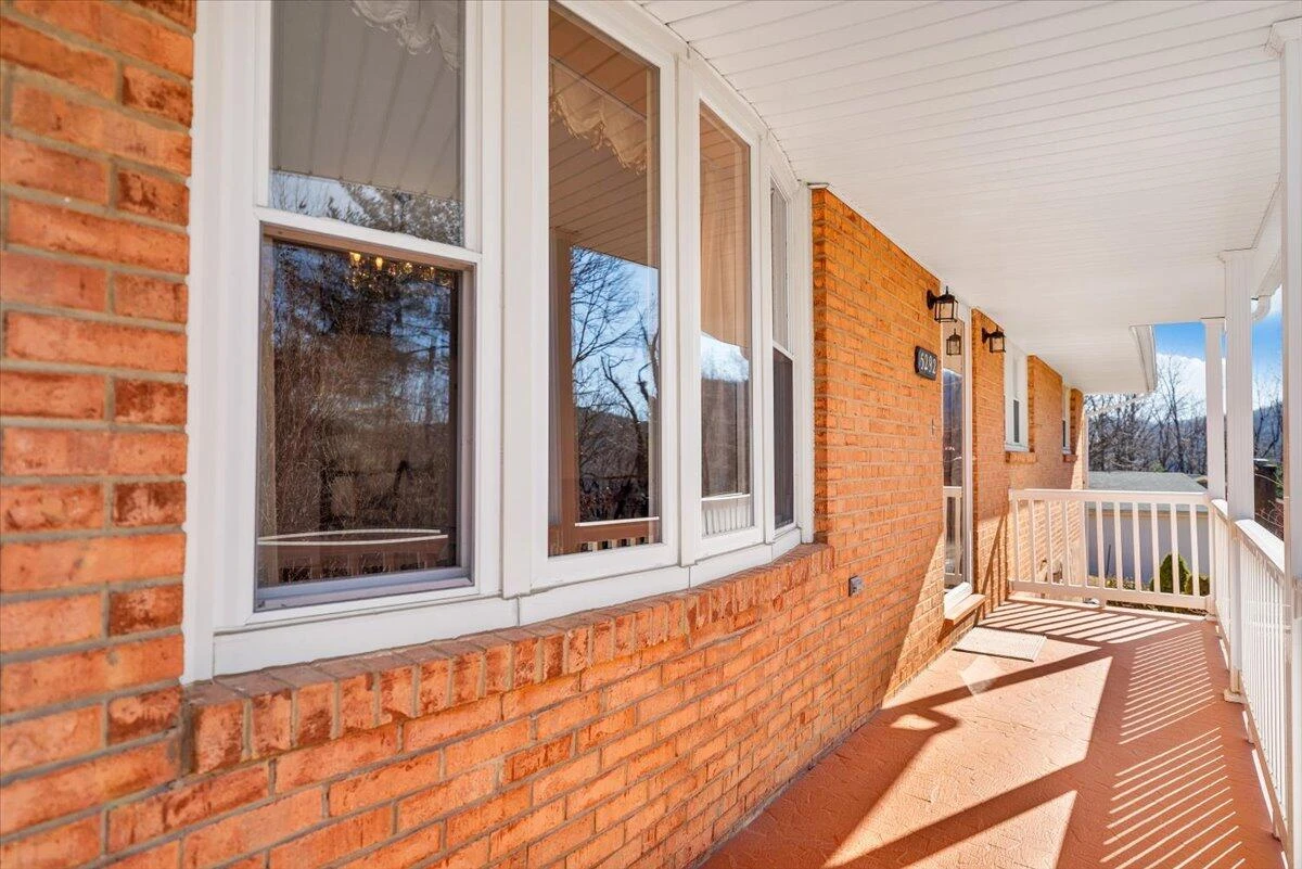 5292 Amanda LN - Photo 6