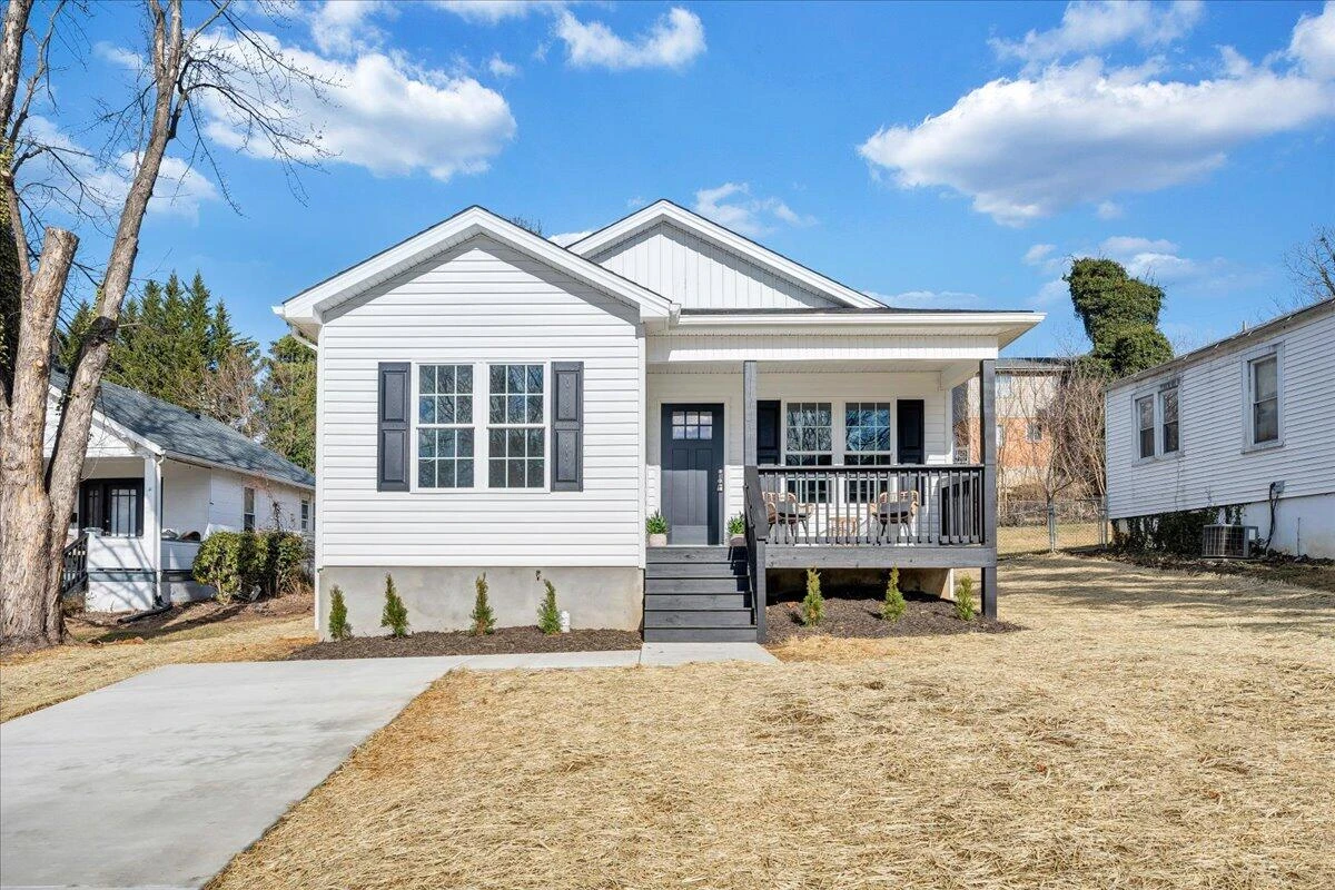 1814 Riverdale RD SE