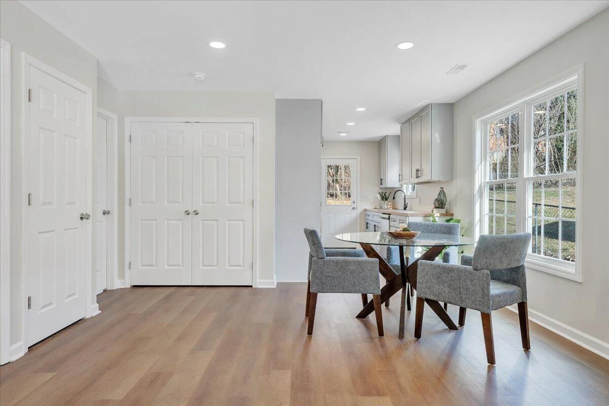1814 Riverdale RD SE - Photo 11