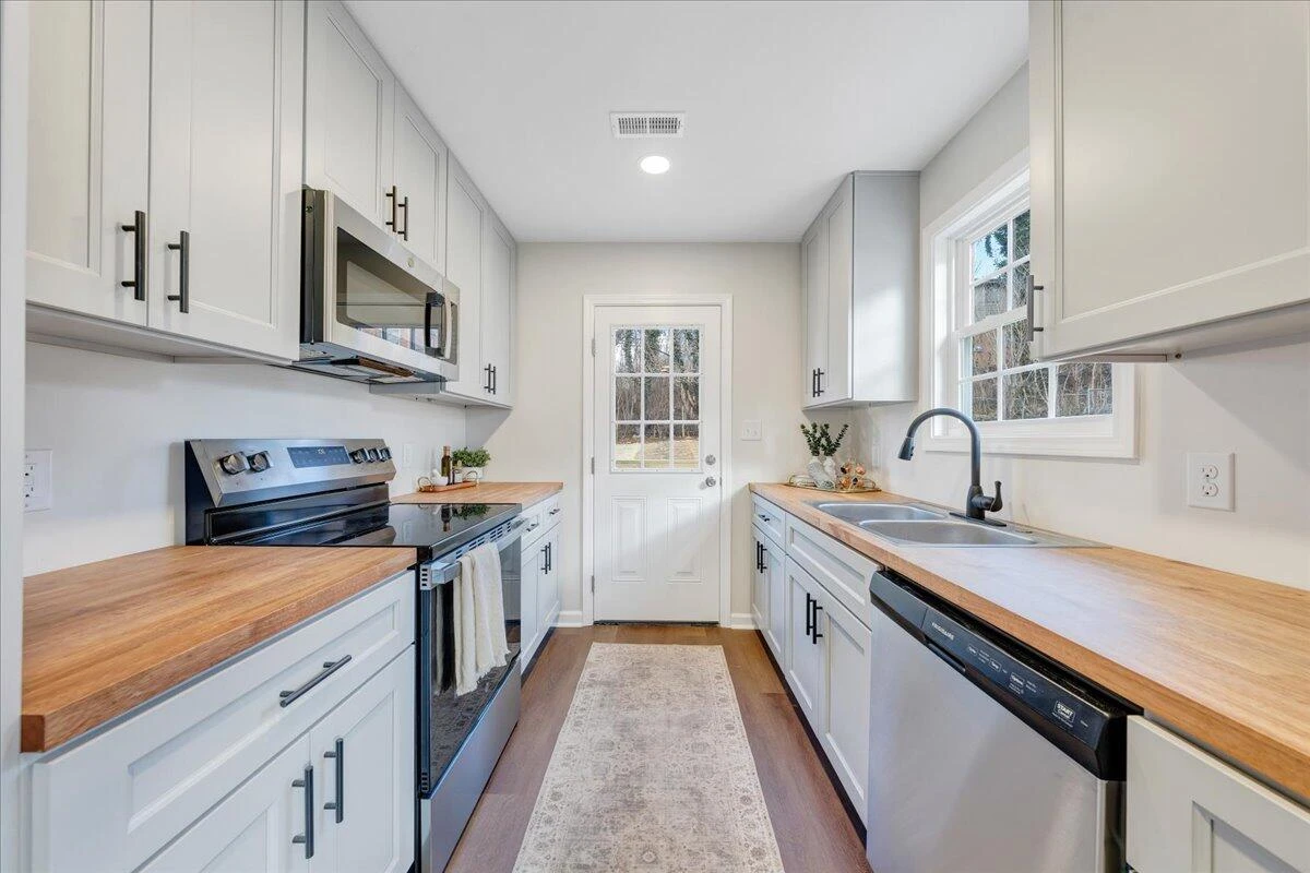 1814 Riverdale RD SE - Photo 15